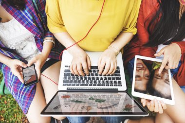 Kızı ve anne kavramı