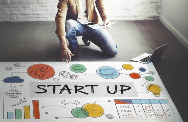 İşadamı Start Up ile çalışma