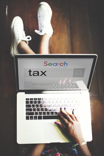 Laptop with tax on monitor — Stock Photo, Image