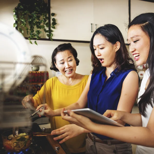 Concepto de Hijas y Madre — Foto de Stock