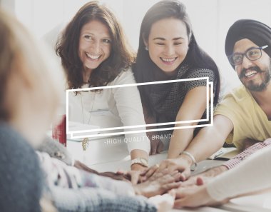 elleriyle çerçeve ile birlikte