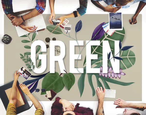 Diversidade pessoas e verde — Fotografia de Stock