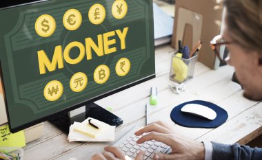 bilgisayarla çalışma iş adamı