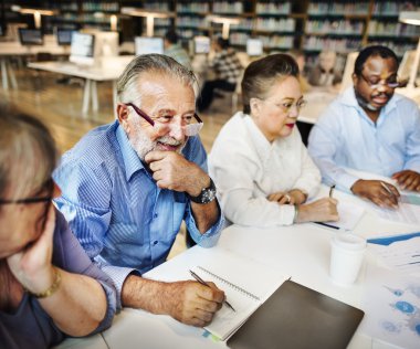 Olgun insanlar Kitaplığı'nda eğitim