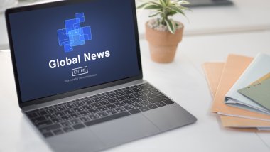Ofis Masaları üzerinde açılan not defteri