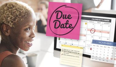 işkadını üstünde bilgisayar vade ile çalışma