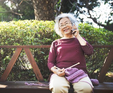 Büyükanne örerken kavramı