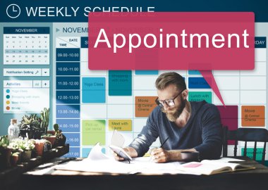 İşadamı kağıt ile çalışma