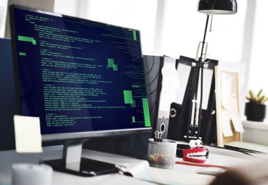 Bilgisayar çalışma tablosunda