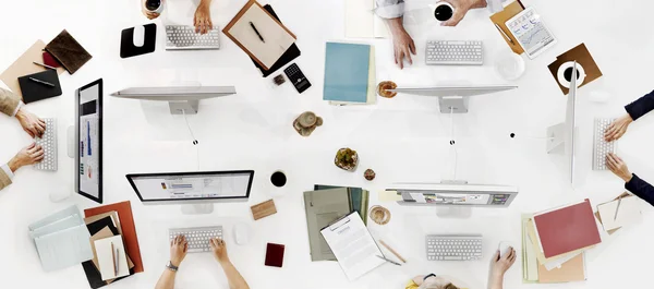 Vista dall'alto Luogo di lavoro in ufficio — Foto Stock