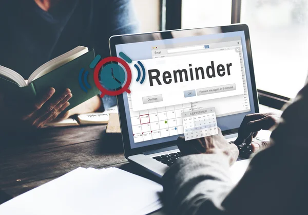 bilgisayarla çalışma iş adamı