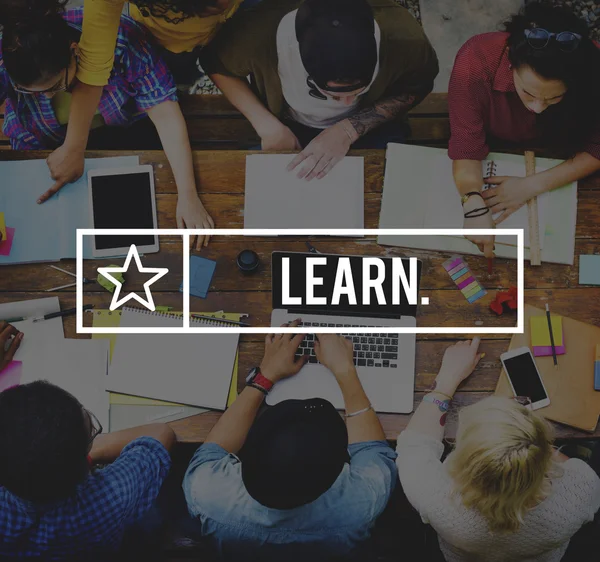 Kavram okuyor öğrenmek