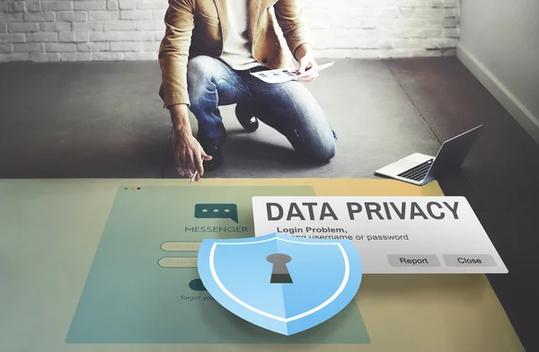 Business man working with data privacy — стоковое фото