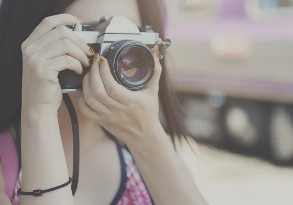 Chica haciendo fotos —  Fotos de Stock