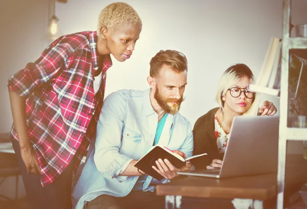 Business people Brainstorming — Stock Photo, Image