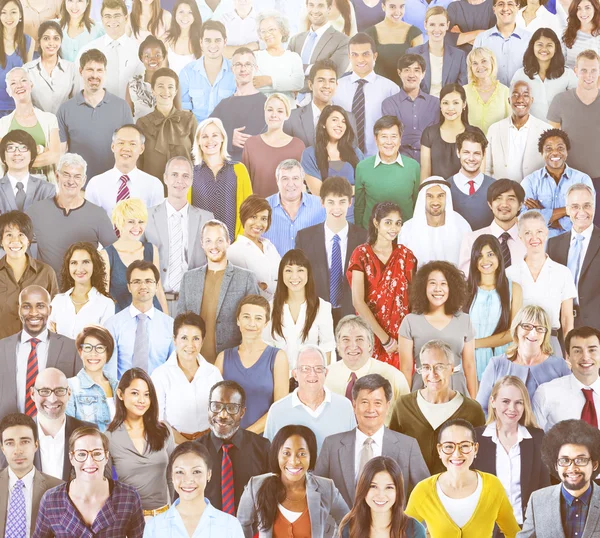 Grand groupe de personnes de la diversité — Photo