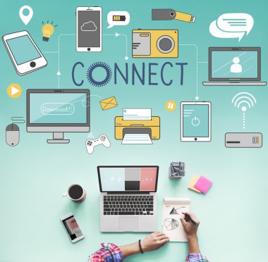 Connect ile masa üstünde laptop