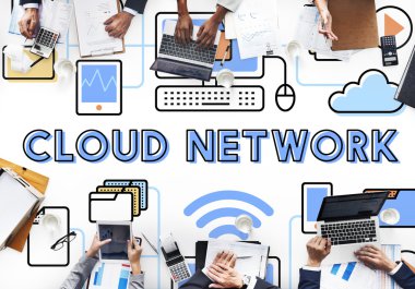 iş adamları iş başında elektronik cihazlar ile