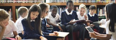 Sınıf okul Kitaplığı'nda