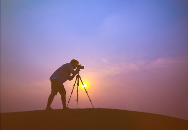 Kamerada çekim adam