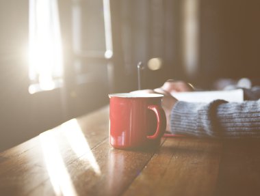 Defterde yazan kadın 