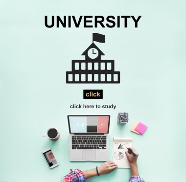 Üniversitesi ile masa üstünde laptop