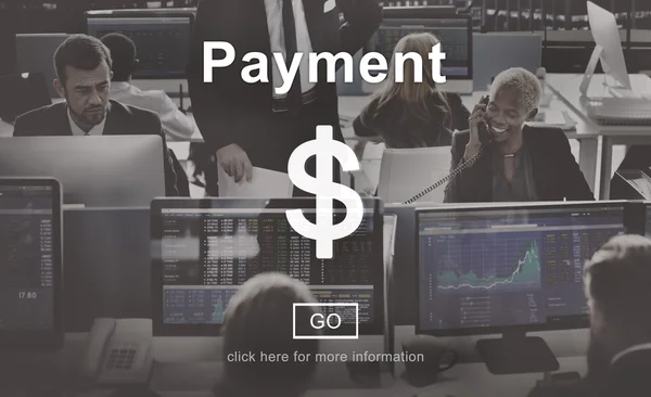 働くビジネスマンとお支払い — ストック写真