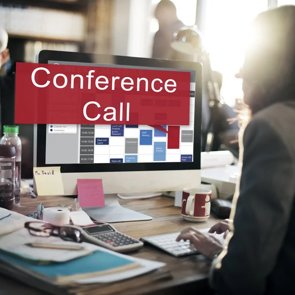 Konferencia hívás üzletasszony — Stock Fotó