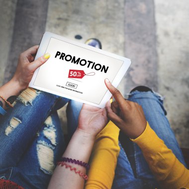 Öğrenciler internet'te sörf 