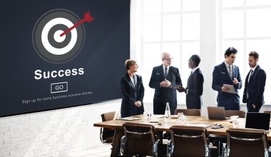 İş adamları ofiste tartışıyor