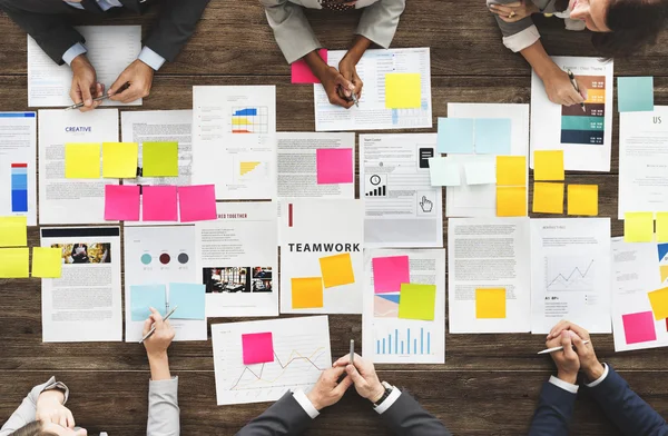 Grupo de empresarios en el trabajo — Foto de Stock