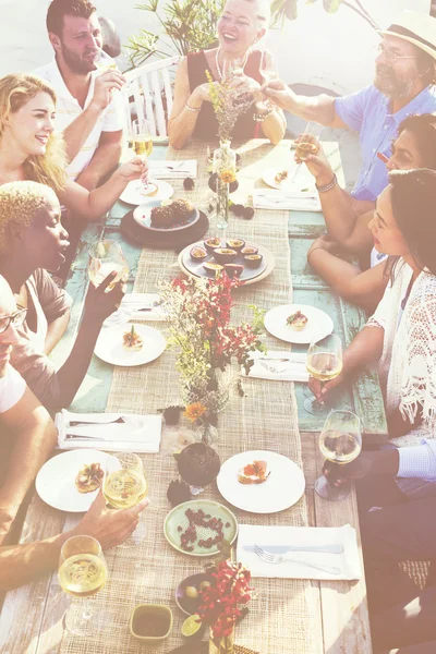 Gente celebrando evento — Foto de Stock