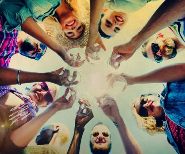 mutlu arkadaş eğlenceli tatiller