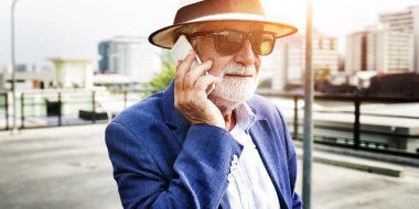 üst düzey yakışıklı 