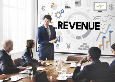 iş adamları tartışıyor