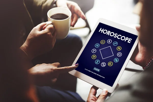 Digitale tablet met Horoscoop — Stockfoto