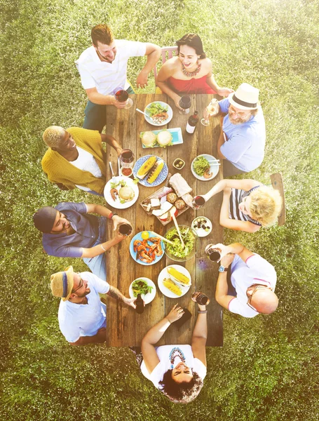 Friends on the Picnic outdoors — Stock Photo, Image