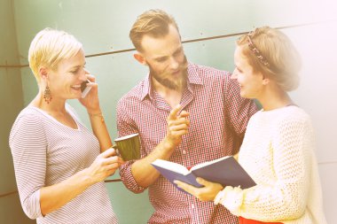 mutlu arkadaş eğlenceli tatiller