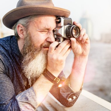 Komuta sizde sakallı  