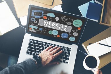 Web sitesi kavramı ile dizüstü bilgisayar