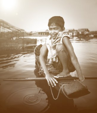 Çocuk Taveling teknede