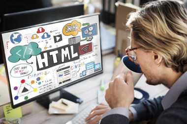 İşadamı bilgisayarda html ile çalışma 