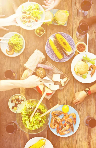 Różnorodność pysznego jedzenia na imprezie — Zdjęcie stockowe