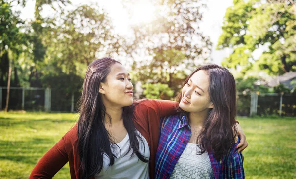 사랑 스러운 자매 우정 — 스톡 사진