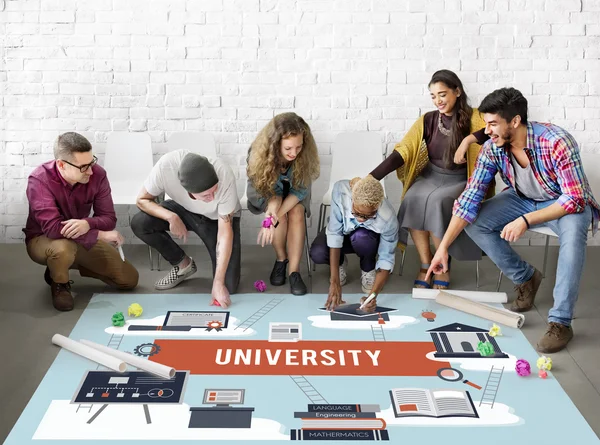 Разнообразие людей и университетов — стоковое фото