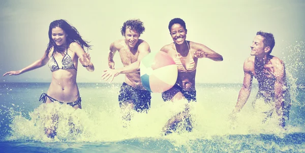 Group of People on Summer Beach — Stock Photo, Image