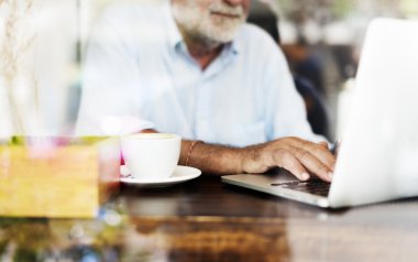 üst düzey yakışıklı