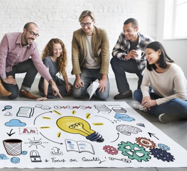 Poster ve ampul çalışma tasarımcılar