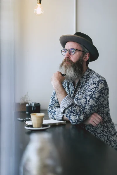 Äldre man med skägg — Stockfoto