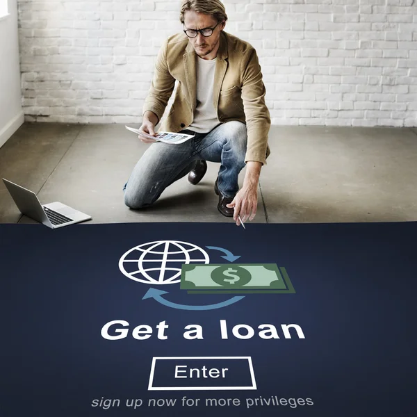 Uomo d'affari che lavora con Get Loan — Foto Stock